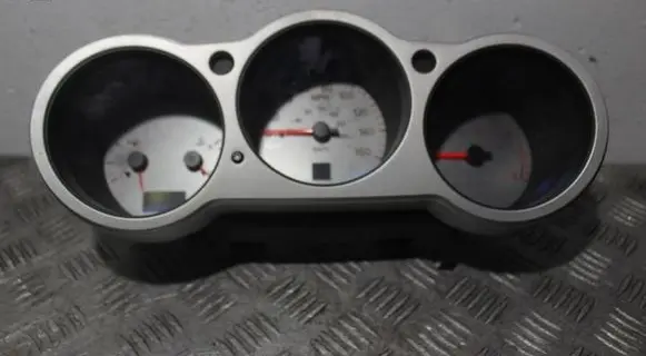 Nissan Maxima A34 Clock