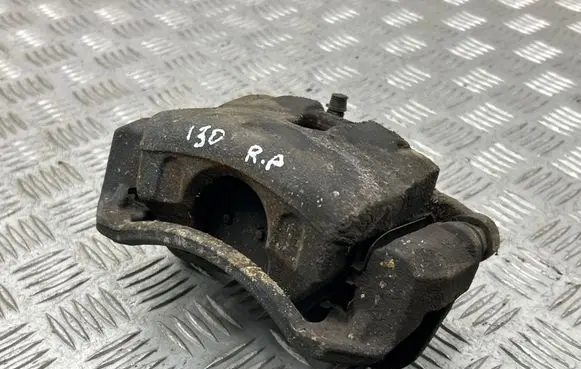 Hyundai i30 Front brake caliper 