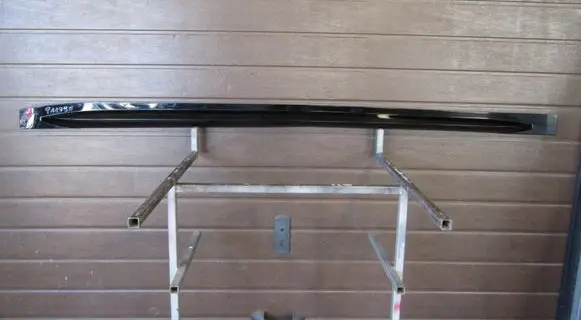 Front sill (body part)