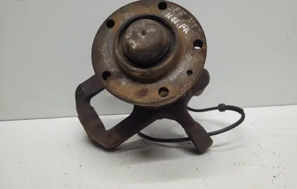 Mercedes-Benz Sprinter W901 W902 W903 W904 Front wheel hub
