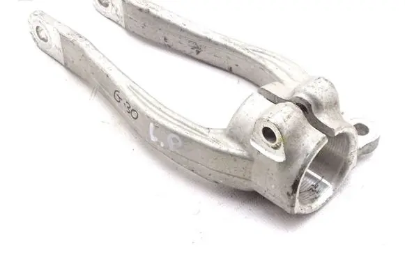 BMW 5 G30 G31 G38 Front upper strut mount 6861199