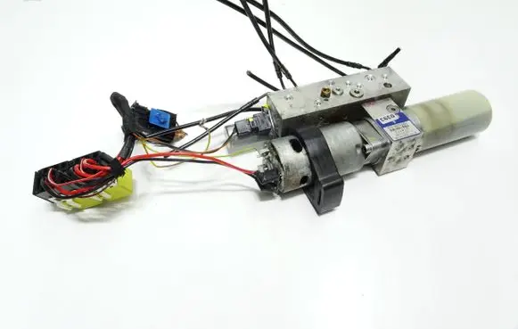 Mercedes-Benz SLK R171 Convertible roof hydraulic pump A1718000030 214372 112001100