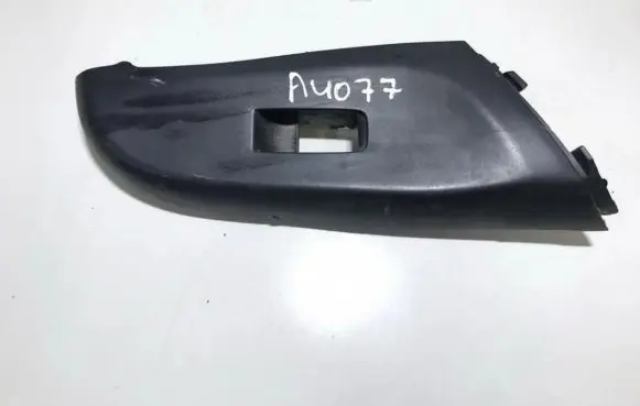 Nissan Almera N16 Front door window switch trim 80960bm520