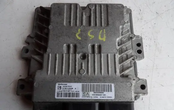 Citroen DS4 Engine control unit/module 9666681180 S180123008A