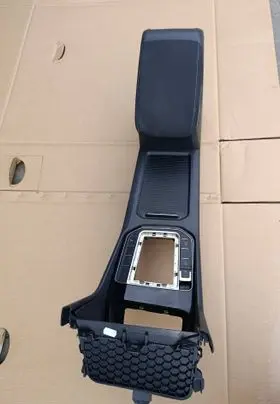 Volkswagen Golf Sportsvan Center console
