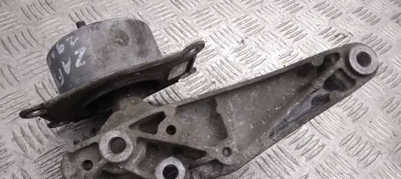 Opel Zafira B Engine mount bracket 13159997