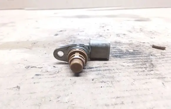 Volkswagen Golf V Camshaft position sensor 030907601D