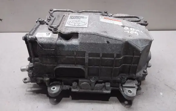 Voltage converter inverter