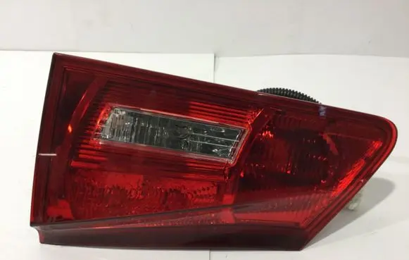 Lexus IS 220D-250-350 Tailgate rear/tail lights