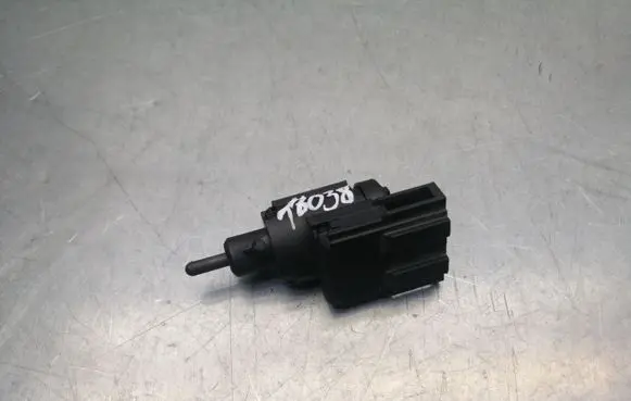 Volkswagen Golf IV Brake pedal sensor switch 1J0945511 19322000