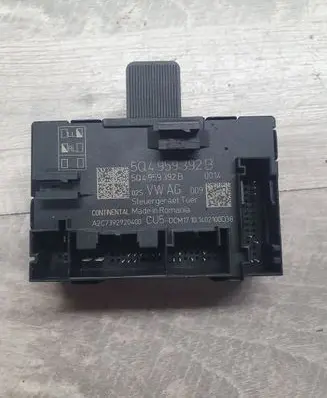 Skoda Octavia Mk3 (5E) Door control unit/module 5Q4959392B 739292040 139292040