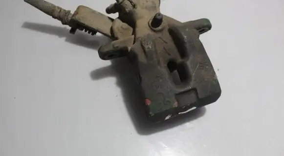 Suzuki Swift II Rear brake caliper
