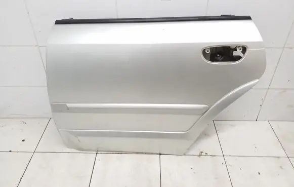 Subaru Outback Rear door
