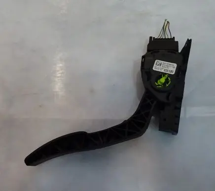 Ford Fiesta Accelerator throttle pedal 8V21-9F836-AA