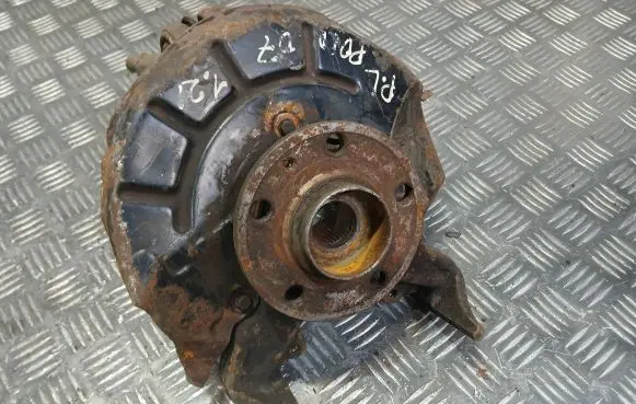 Volkswagen Polo IV 9N3 Front wheel hub spindle knuckle