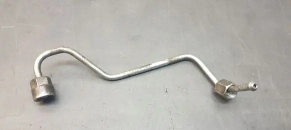 KIA Carnival Fuel injector supply line/pipe 