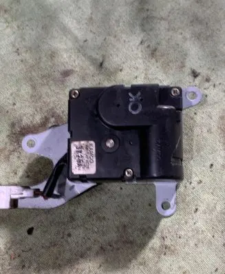 Hyundai Sonata Air flap motor/actuator R903228AA
