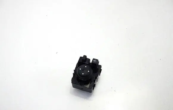 Hyundai Bayon Wing mirror switch 93530BV010