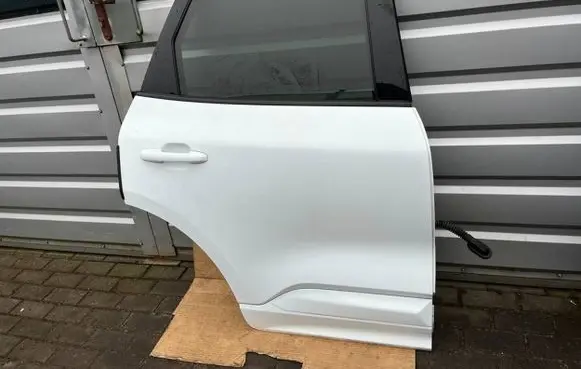 Ford Kuga III Rear door