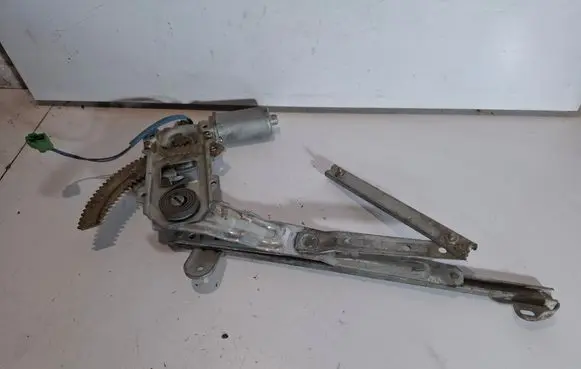Subaru Impreza I Front door window regulator with motor