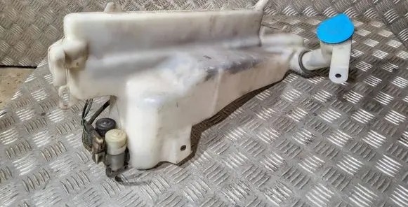 Honda HR-V Windshield washer fluid reservoir/tank