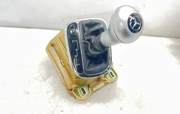 Mercedes-Benz CLC CL203 Gear shifter/selector A2032678524