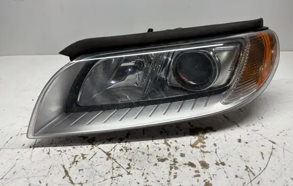 Volvo XC70 Headlight/headlamp 31353320 25D0R0098007