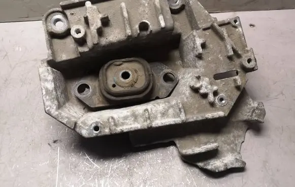 Nissan Note (E11) Engine mount bracket 11254AX600