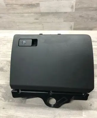 Volkswagen PASSAT B7 Glove box 3C1857097BC