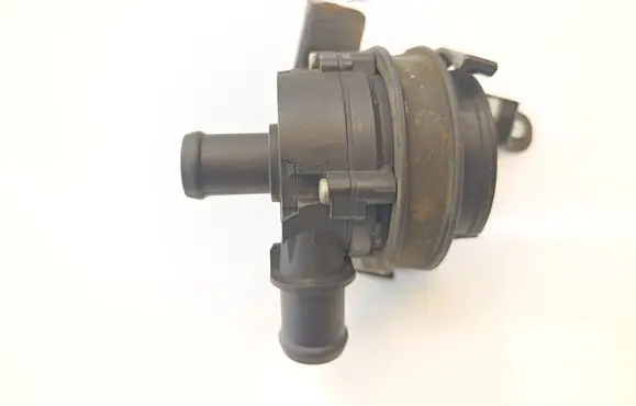Volkswagen Golf VII Water pump 5G0965567A 0392023211