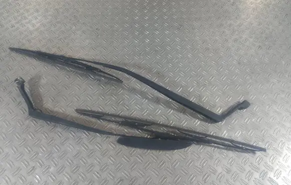 Hyundai H-1, Starex, Satellite Front wiper blade arm