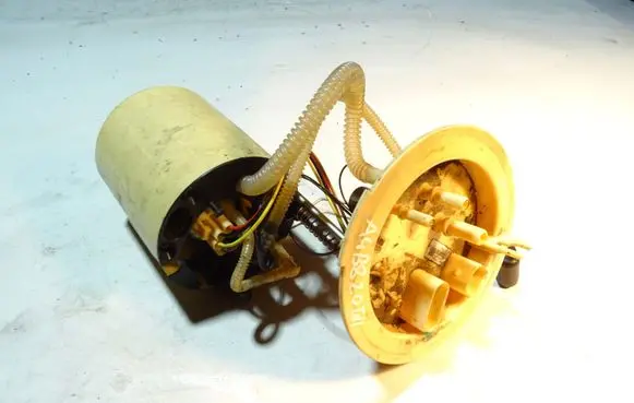 Audi A4 S4 B8 8K Fuel injection high pressure pump 8K0919050P