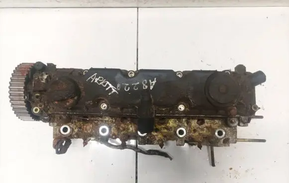 Peugeot Partner Engine head 9634963010