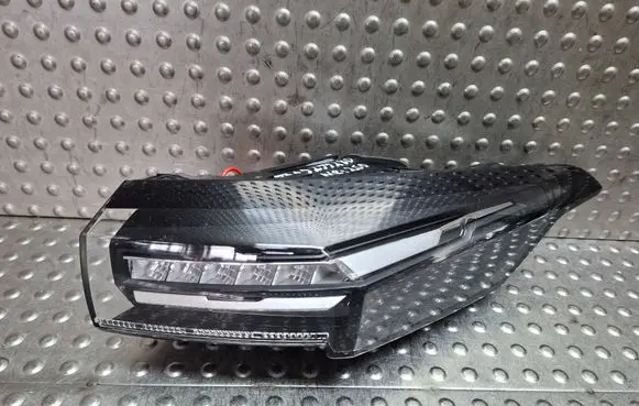 Peugeot 308 Rear/tail lights S27639250 9835299280