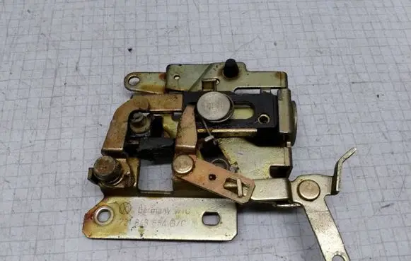 Volkswagen Transporter - Caravelle T4 Sliding door lock 721843654B
