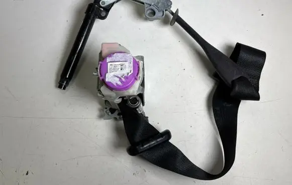 Ford Mustang VI Front seatbelt FR3B63612D64AG