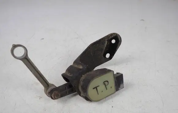 Audi A8 S8 D3 4E Rear air suspension level height sensor 4E0616572D