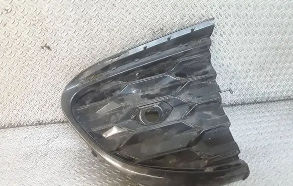 Alfa Romeo Tonale Front bumper lower grill 