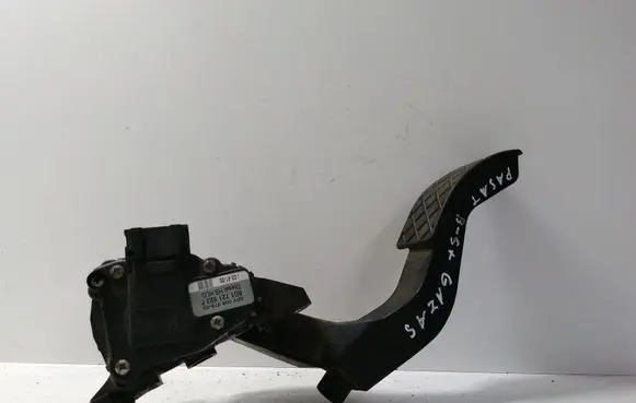 Volkswagen PASSAT B5.5 Accelerator throttle pedal 8D1721523F 6PV00837603