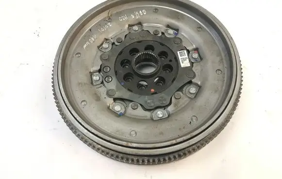 Volkswagen Golf VII Flywheel 05L105266K