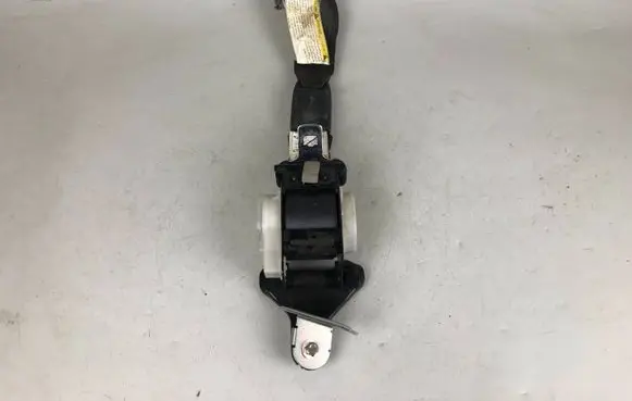 Subaru Forester SG Middle seatbelt (rear) F8699TCT
