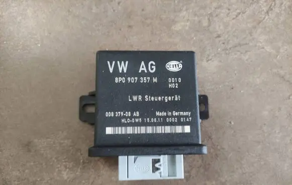 Audi Q7 4L Light module LCM 8P0907357M