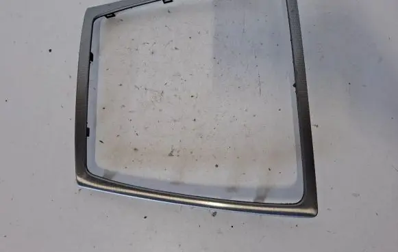 Volvo V70 Radio/GPS head unit trim 30672110