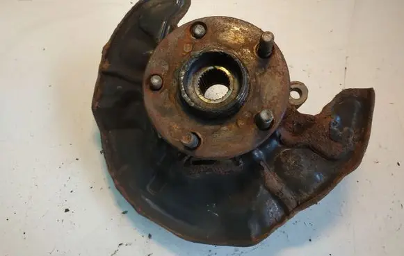 Toyota Avensis T250 Front wheel hub