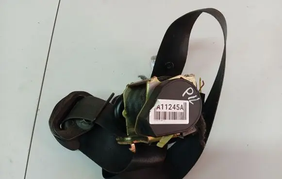 Citroen C5 Front seatbelt 040139