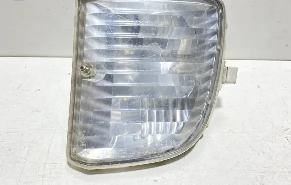 Toyota RAV 4 (XA20) Front indicator light