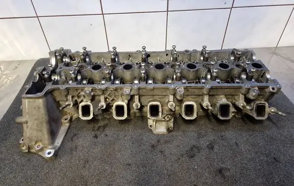 BMW 5 E60 E61 Engine head 7788564