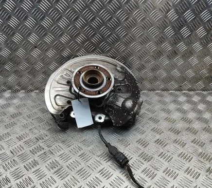 Mercedes-Benz GLE W167 Rear wheel hub A1673572100 A1673560200