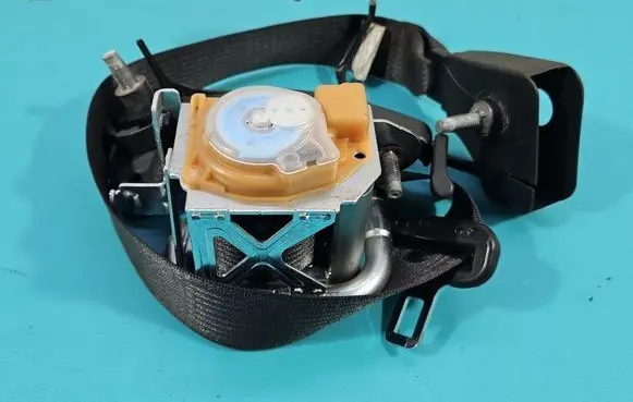 Ford Mustang V Front seatbelt AR33-63611B08-AEW IMPRK1463435