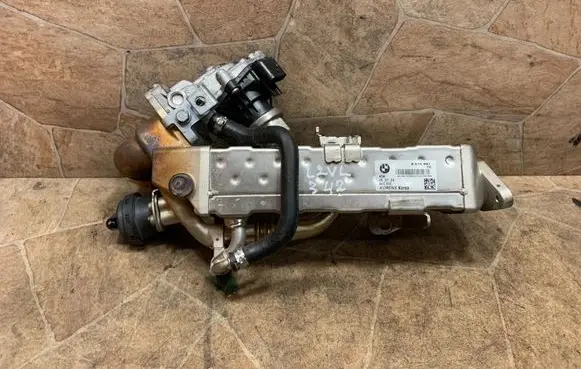 BMW 4 F32 F33 EGR valve 8513691